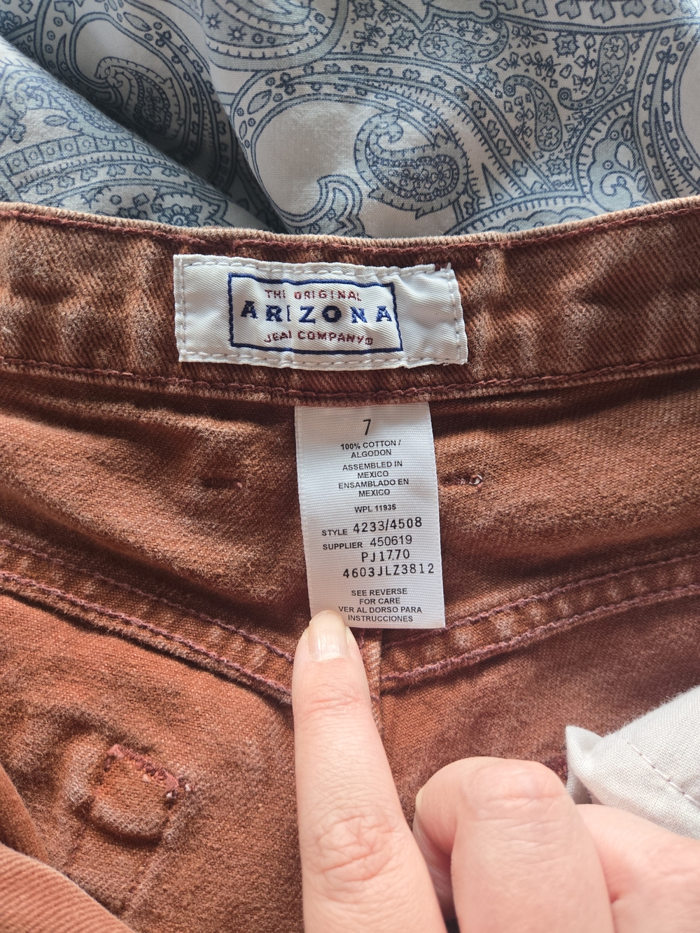 Arizona Jeans Co High Waisted Rust Terracotta Brown Denim Jean Mom Shorts - Picture 10 of 14